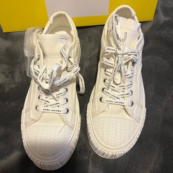 Marc Jacobs White Canvas Sneakers - Picture 2 of 5